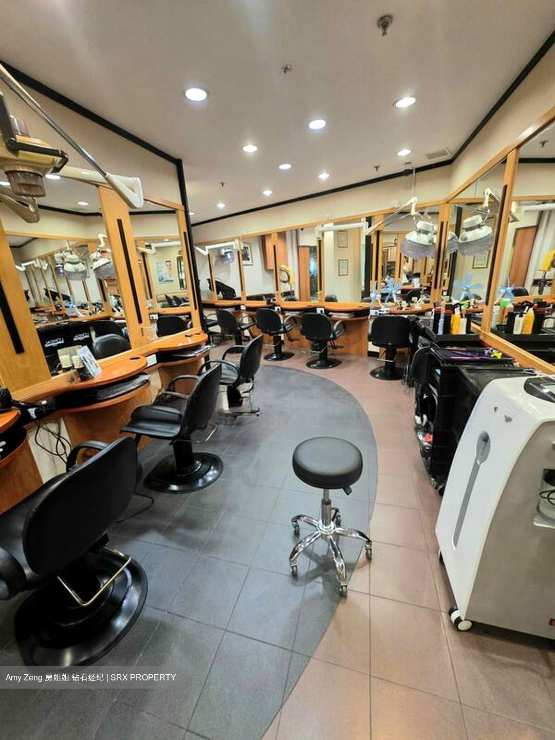 Holland Road Shopping Centre (D10), Retail #567485681